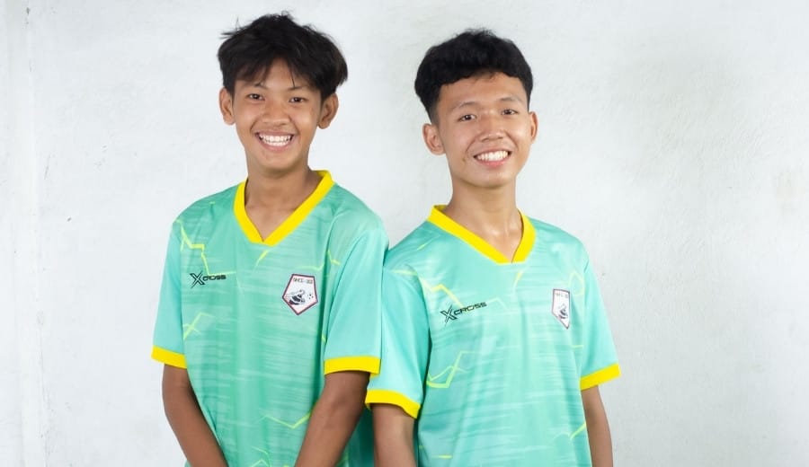 Kaos Bahan Polyester: Karakteristik, Keunggulan, dan Perbandingannya dengan Cotton